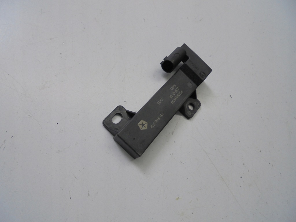 фото №1, Усилитель антенный антенны jeep cherokee kl p56046957aa