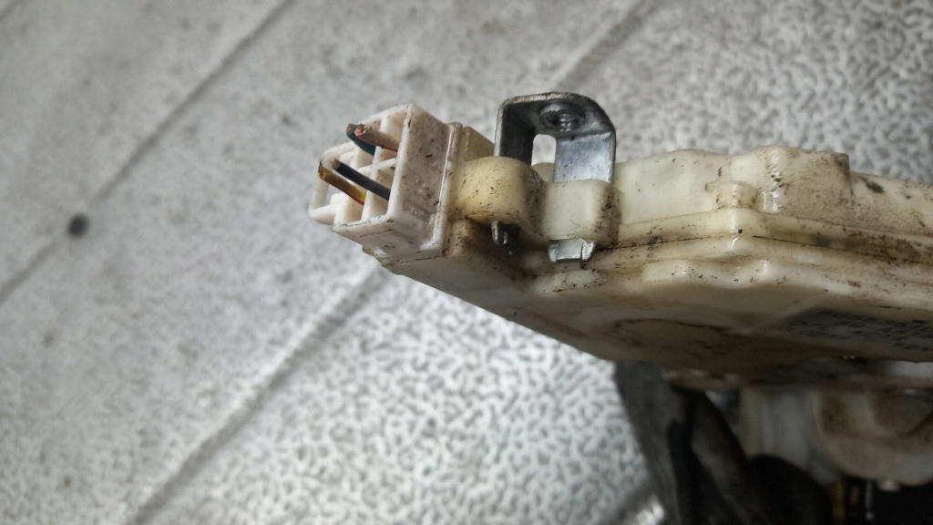 фото №5, Замок левый перед nissan almera n16 1.8b 03r sedan 4pin