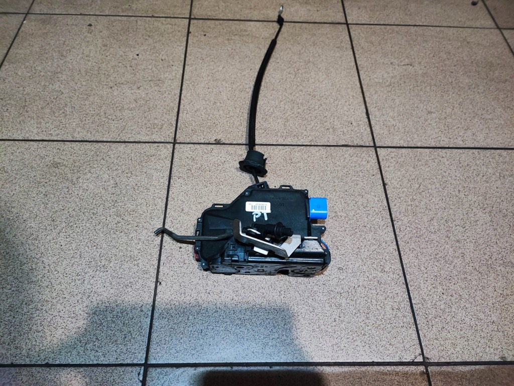 фото №1, Замок двері правий задня audi a8 d3 оригінал