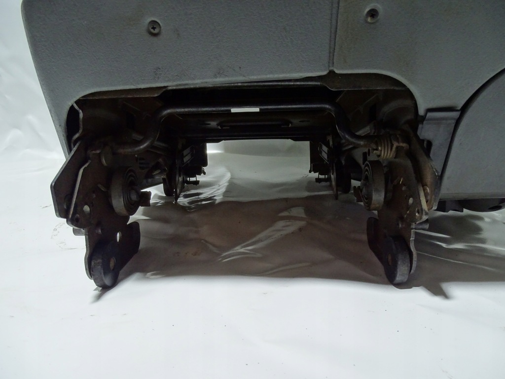 фото №10, Сиденье задняя задний 2 ряд левый chrysler voyager iv dodge caravan