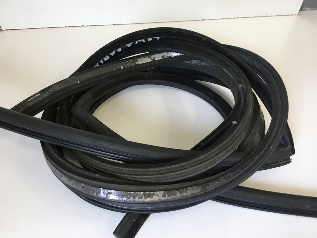 фото №10, Прокладка левая крыша прокладка кузов skoda fabia 1999-2010