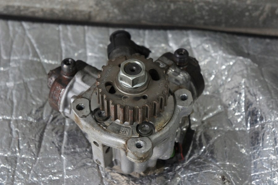 фото №4, Насос упорскування u land rover 3,0 ah2q9b395ac