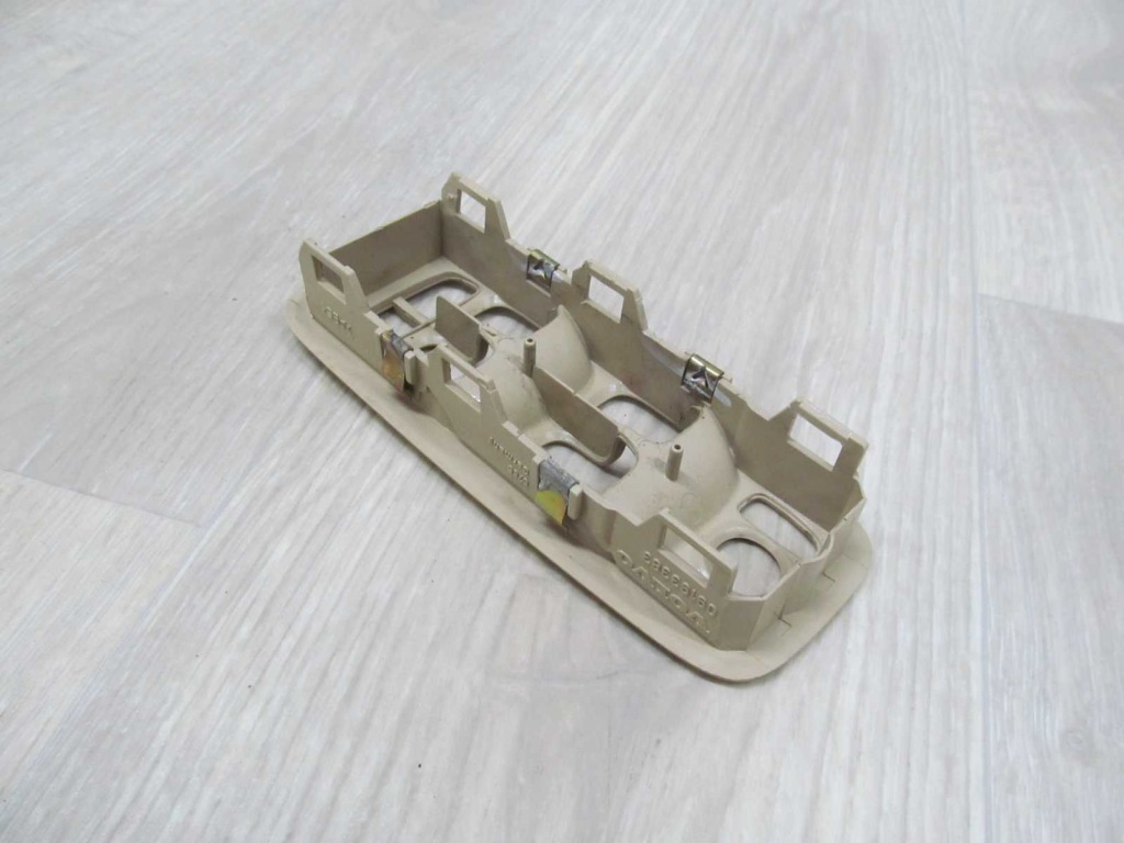 Volvo s60 v70 xc рестайлінг  рамка накладка панель вікон 09193383 04-07 Недорого