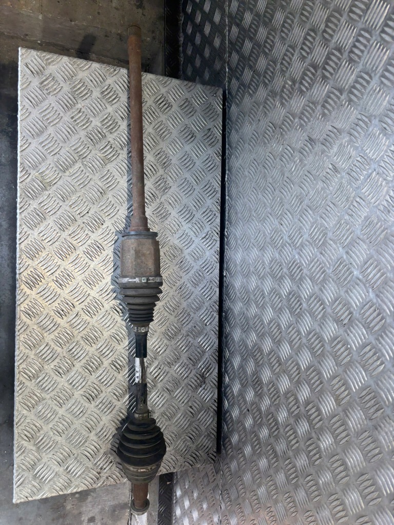 Купити Привідний вал перед права ліва 3.0 d m57 bmw e71 x6