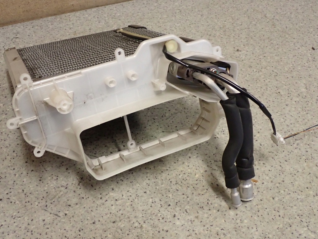 фото №4, Toyota corolla verso 01-03 испаритель кондиционера