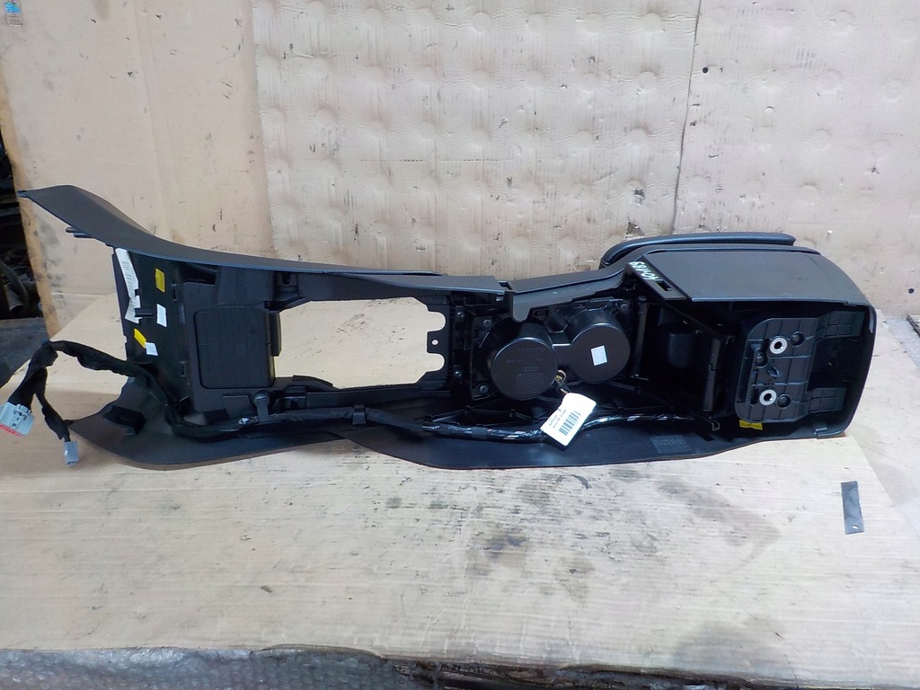 фото №8, Volvo v40 тунель середній 2015rok hb