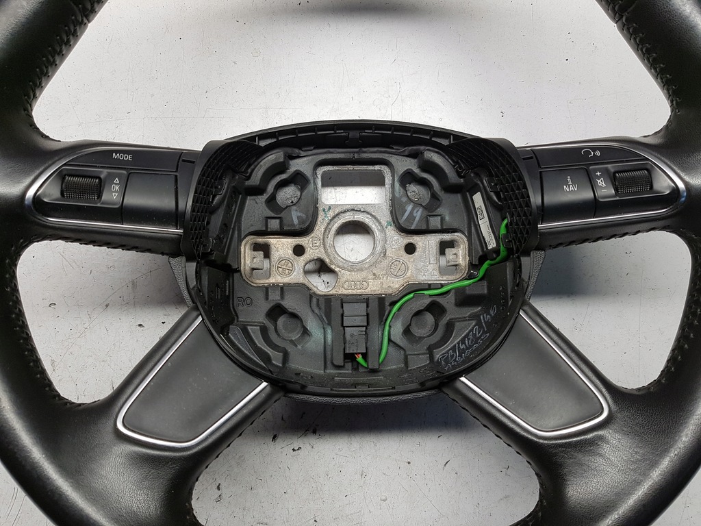 фото №7, Audi a4 b8 lift 11-15r воздуховод кожаный