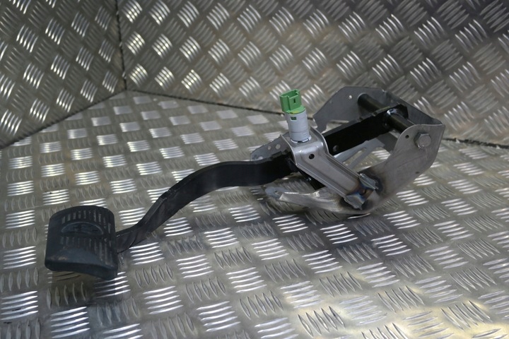 фото №1, Maserati levante педаль тормоза