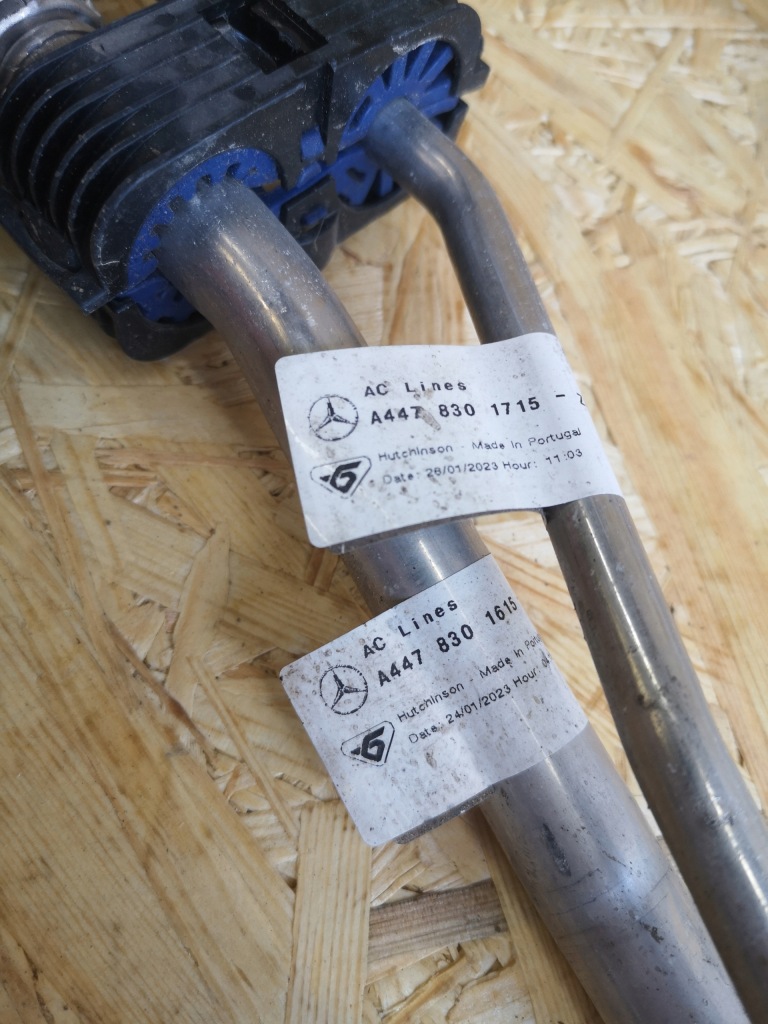 Mercedes v klasa w447 шланг кондиціонера нижні a4478301715 a4478301515 Недорого