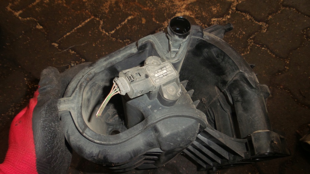 фото №5, Коллектор впускной  polo 9n 5 дверь панель фары 1.2 12v la7w