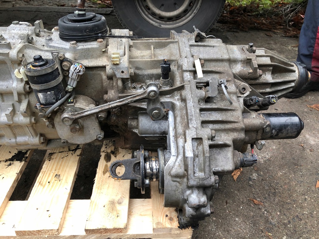 фото №8, Коробка передач + редуктор nissan navara d40 2.5 dci