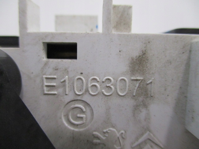 фото №13, Peugeot 208 i панель керування кондиціонера 96722483zd