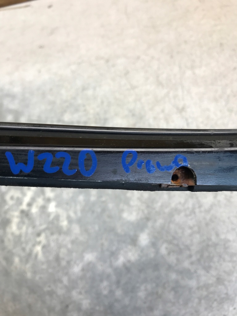 фото №7, Молдинг стекло лобовое правая mercedes w220