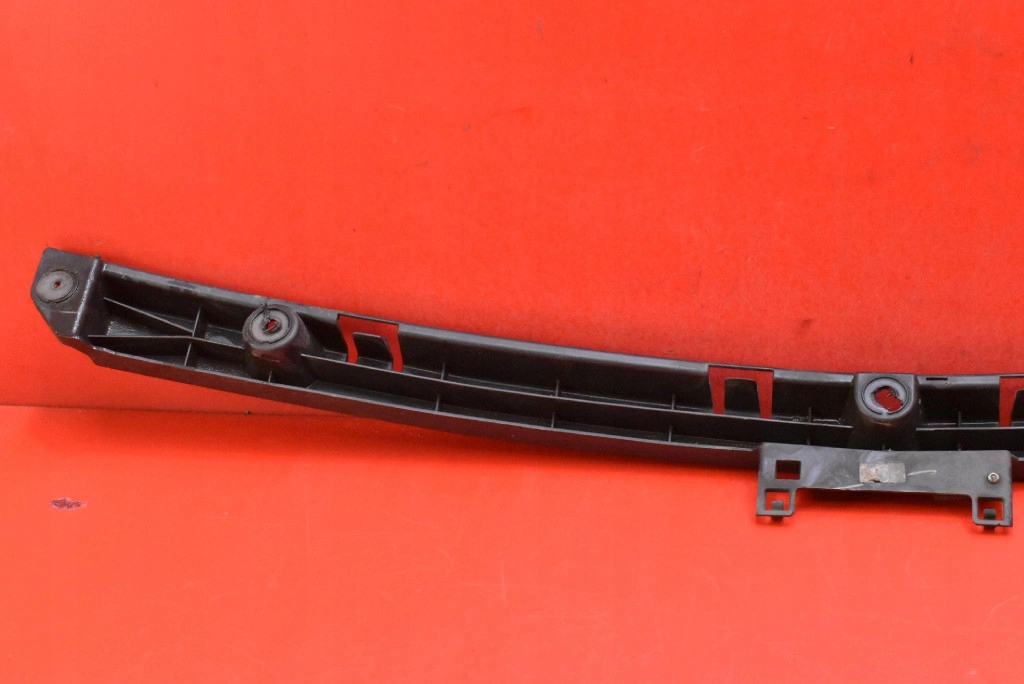 Направляющая кронштейн бампера средний задний  13425524 opel astra 5 v k 5d hb 15-20 Недорого