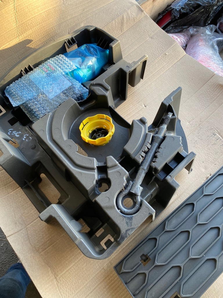 фото №1, Citroen c3 ds3 вкладыш запаска помпа жидкость w колесо