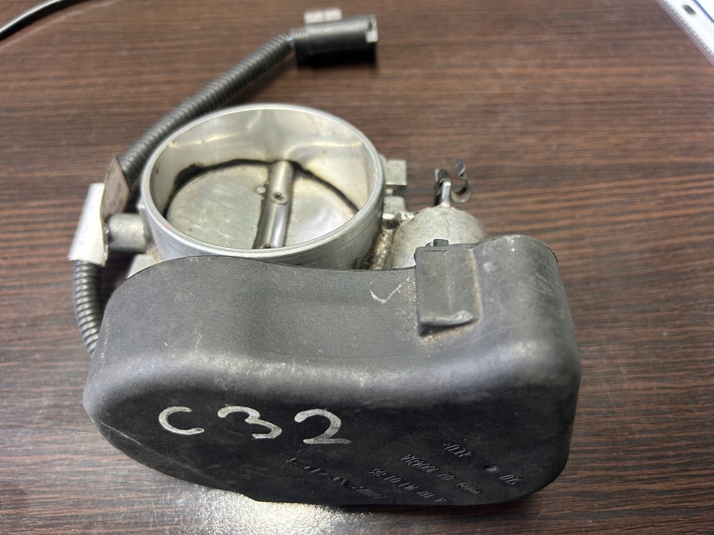 фото №1, Mercedes w203 c32 amg дроссельная заслонка a1121410186