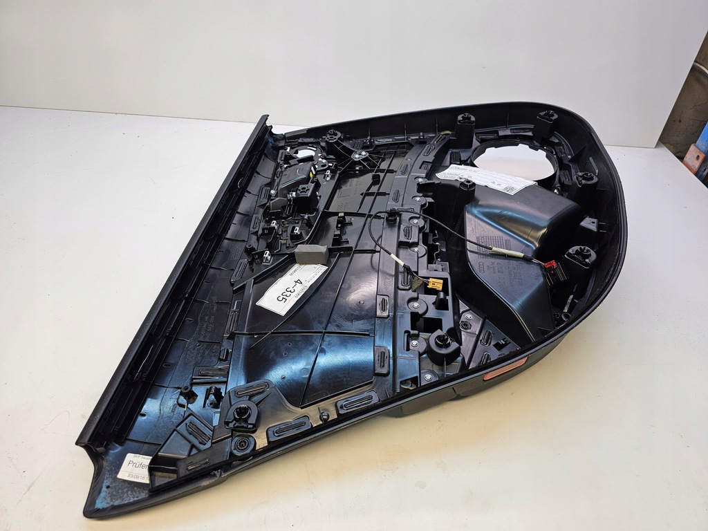 фото №8, Обшивка дверь правый задняя audi a4 b9 8w0867318