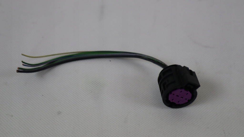 фото №1, Jeep renegade штекер лампы перед 6 pin