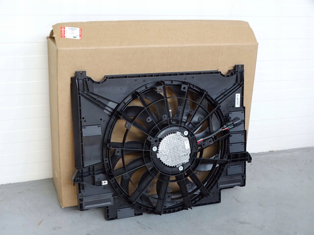 фото №3, Новый вентилятор радиатор velar 2017- 2.0 3.0 650w