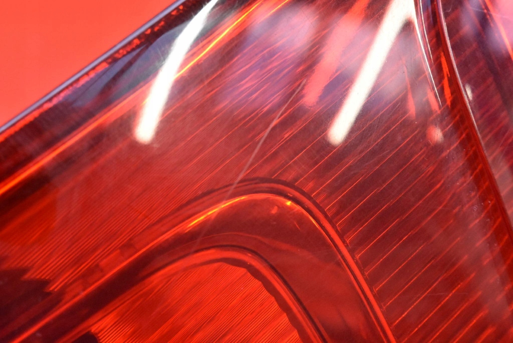 фото №12, Лампа права задня задня 3t9945096 skoda superb 2 ii kombi 08-13