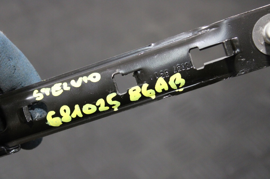 фото №2, Регулювання ременів безпеки stelvio veloce 68102586ab