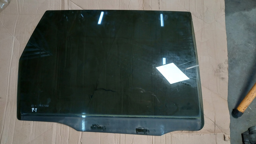 фото №1, Скло правий задня chrysler cruiser 2.0kat 01r