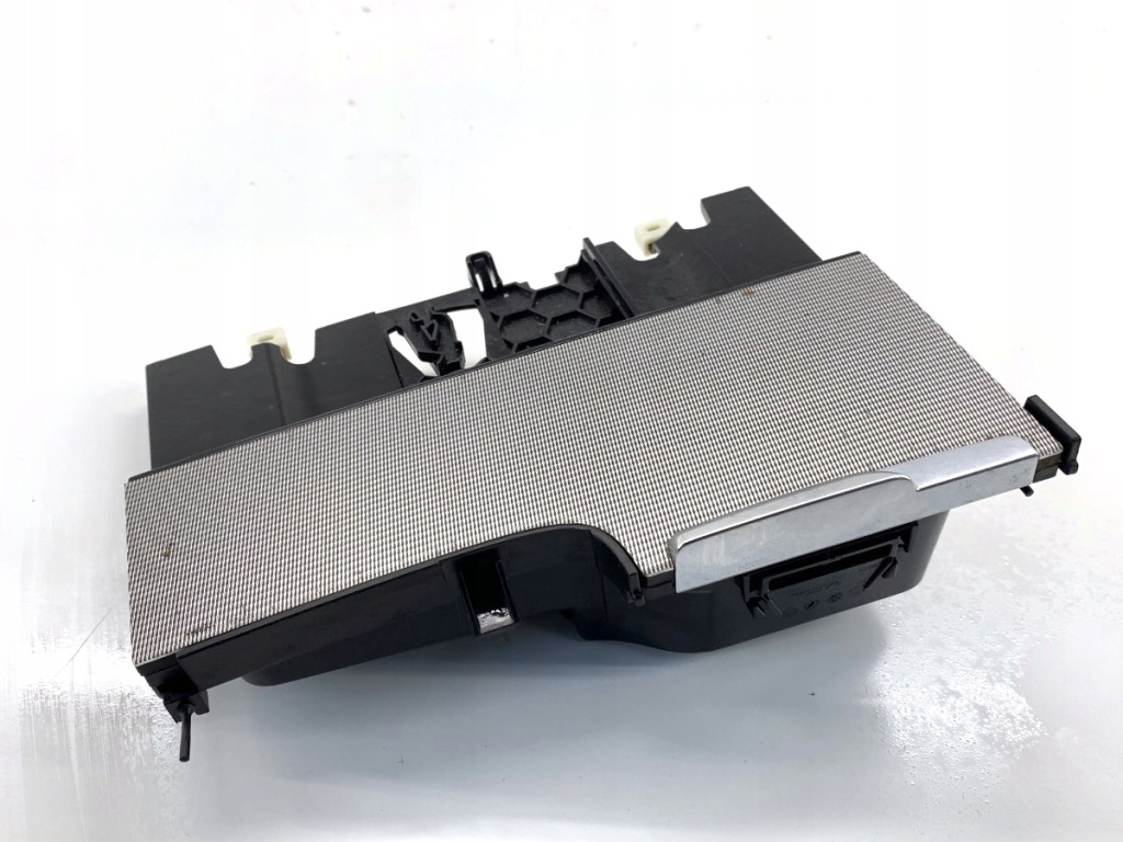 Купити Попільничка volvo xc60 2 31694582 2.0 235km касета вкладиш