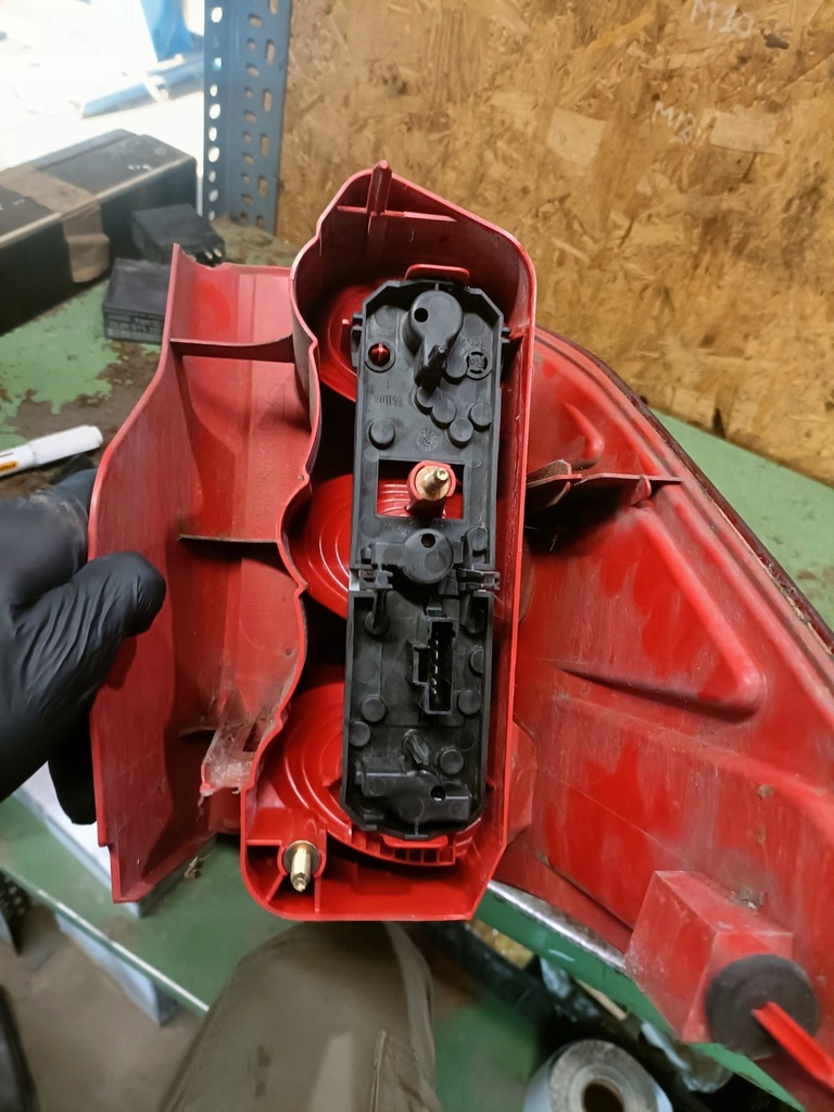 фото №7, Лампа правий задня peugeot 1007