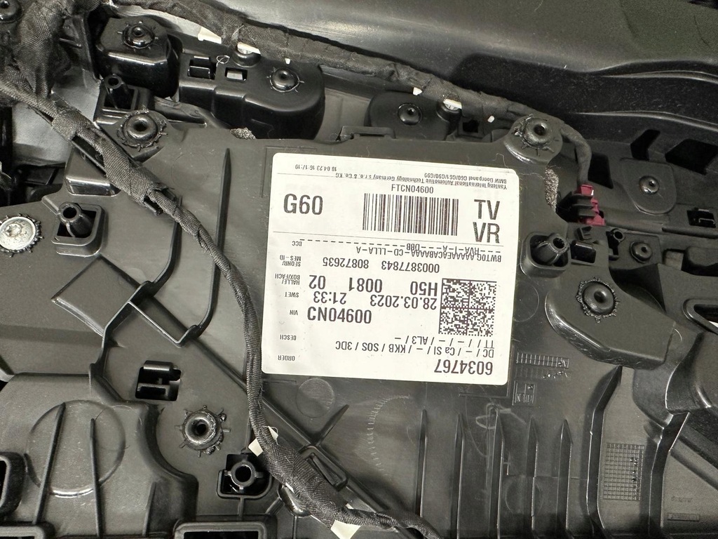 фото №11, Bmw 5 g60 середина обивка сиденья туннель заднее сиденье обшивки кожа m-pakiet