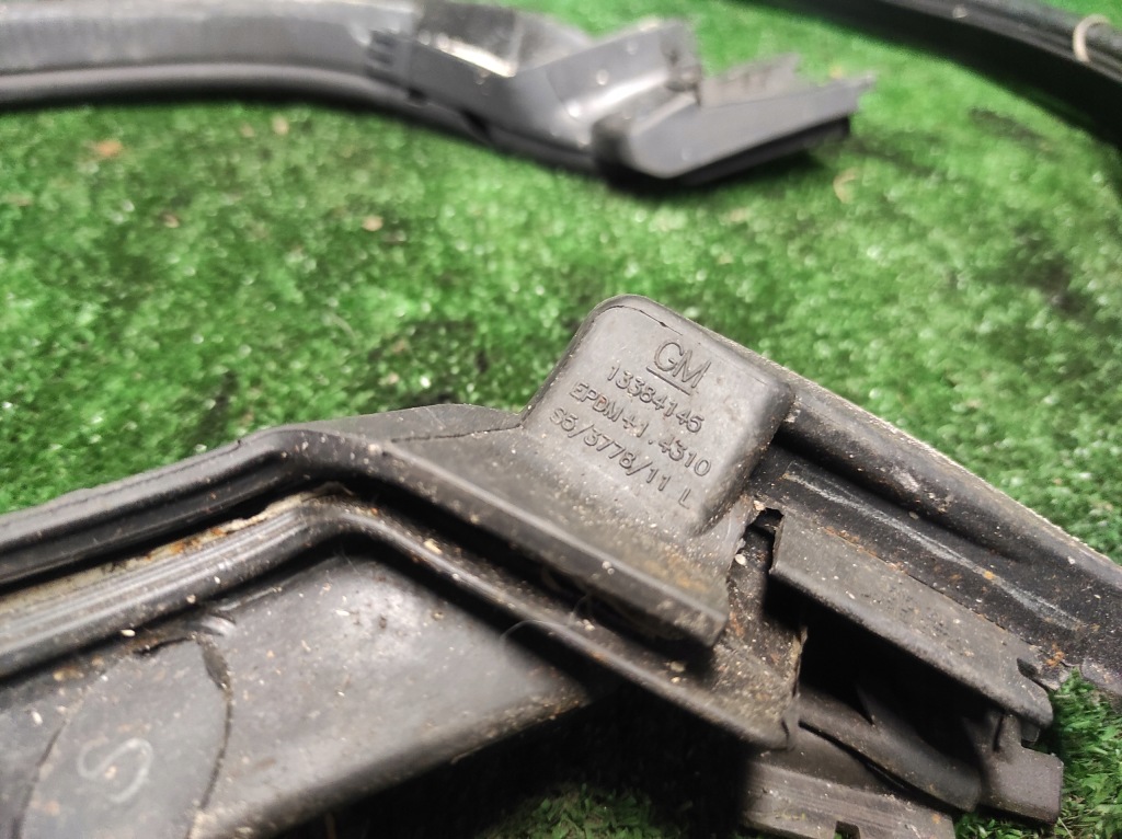 фото №4, Opel cascada прокладка кришки багажника