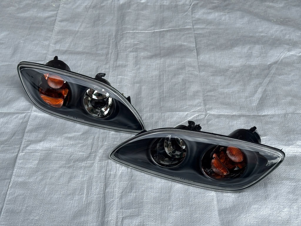 фото №1, Лампа передняя левая правая поворотник mazda rx-7 1995 - 2003 p0234