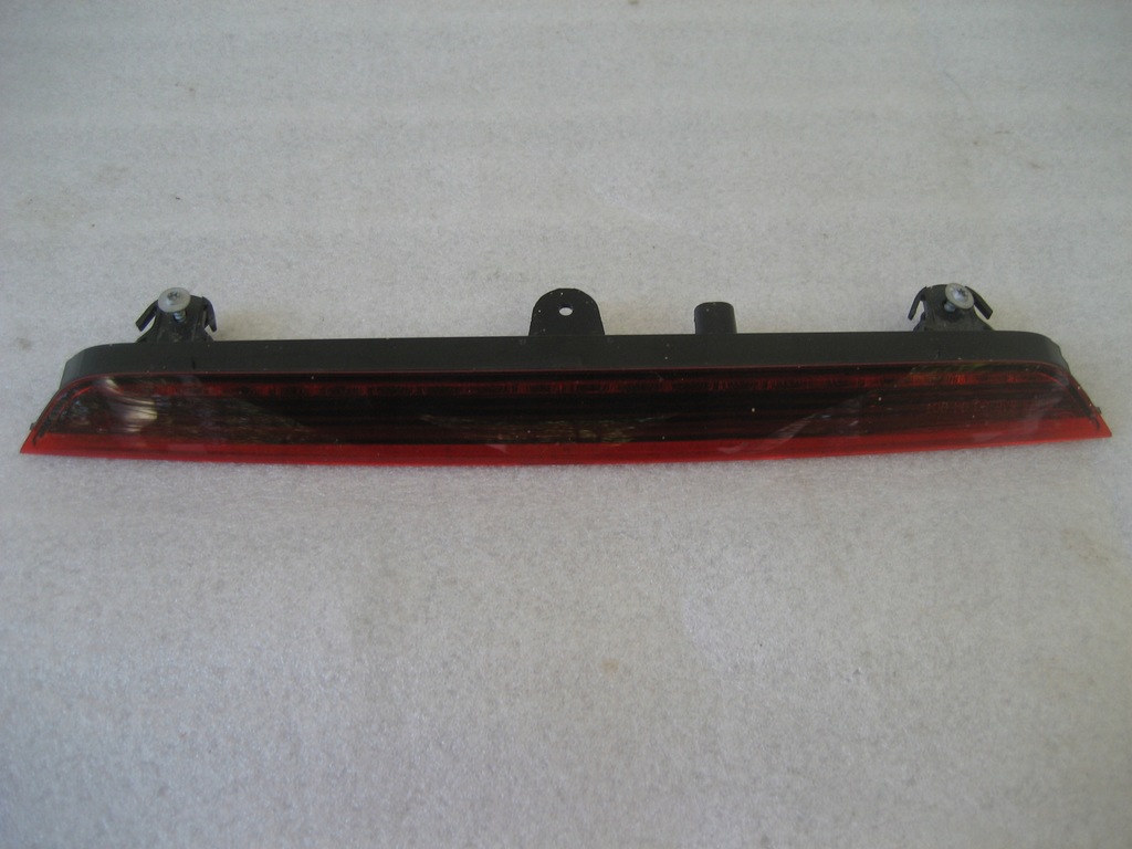 фото №1, Audi q7 4l лампа стоп заднього спойлер nowa 4l0945097