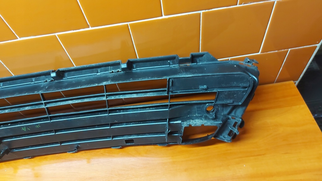 Решітка бампера середня перед передня lexus rx rx350 iv 15-19 Недорого