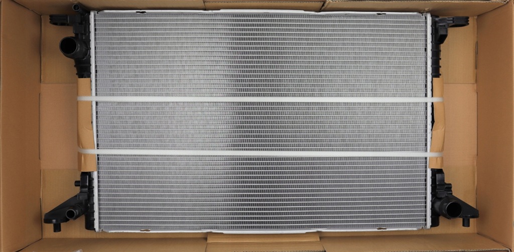 Купити Радіатор води audi q7 4m 2015 - 2020