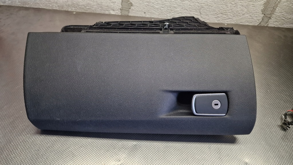 фото №1, Bmw f30 f31 lift бардачок пассажира europa