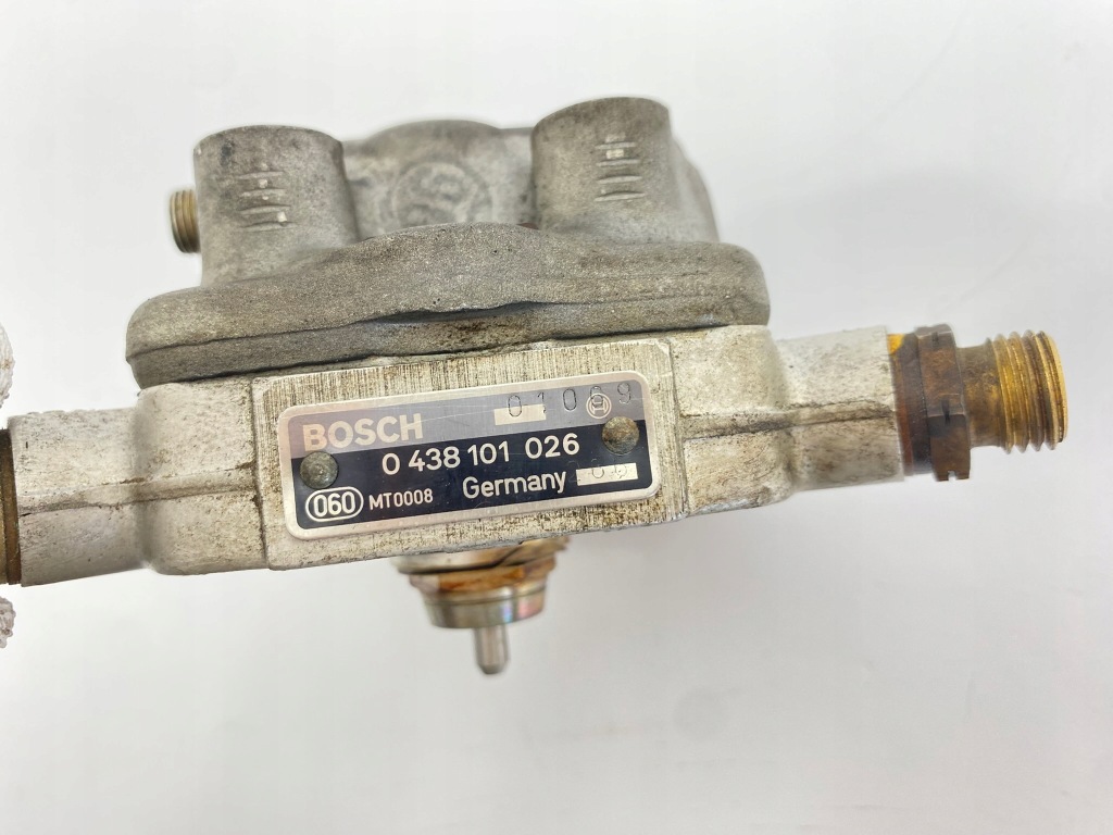Распределитель топлива mercedes w124 w201 190 1.8 2.0 2.3 230ce 200e m102 k-jet Доставка