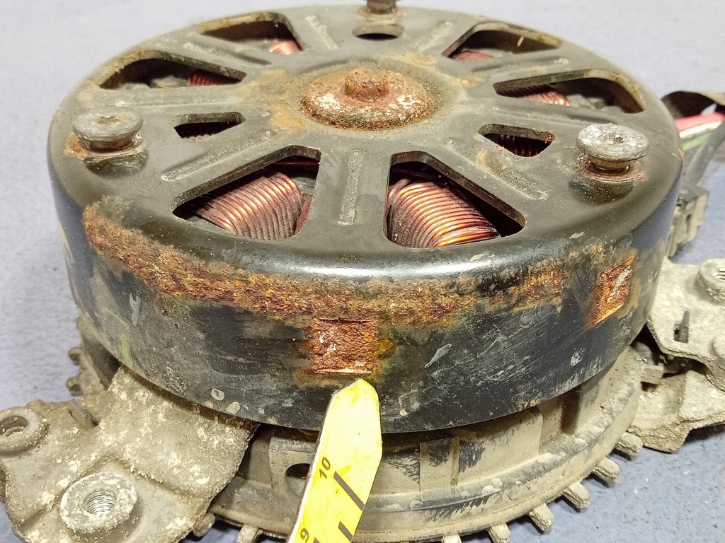 фото №7, Bmw 5 g30 g31 2.0d 520d моторчик вентилятора 8617085 4 pin