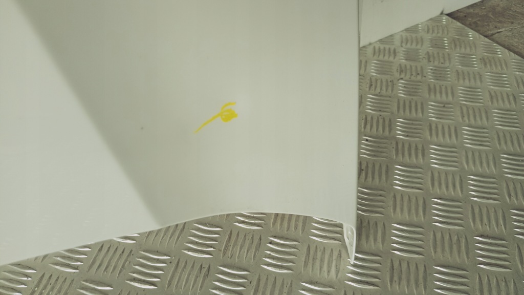 Капот двигателя skoda octavia iv 5e3 19-25 оригинал белый хорошее состояние с Разборки