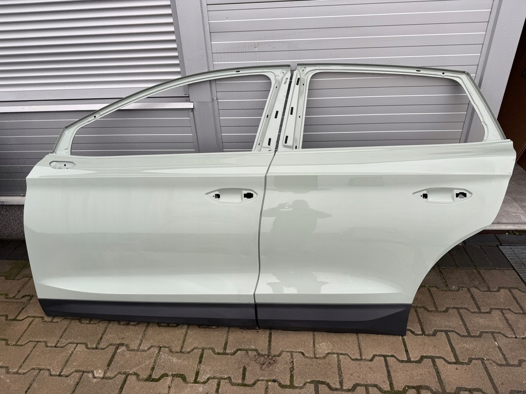 фото №1, Дверь левая передние i задние skoda enyaq 5la накладки