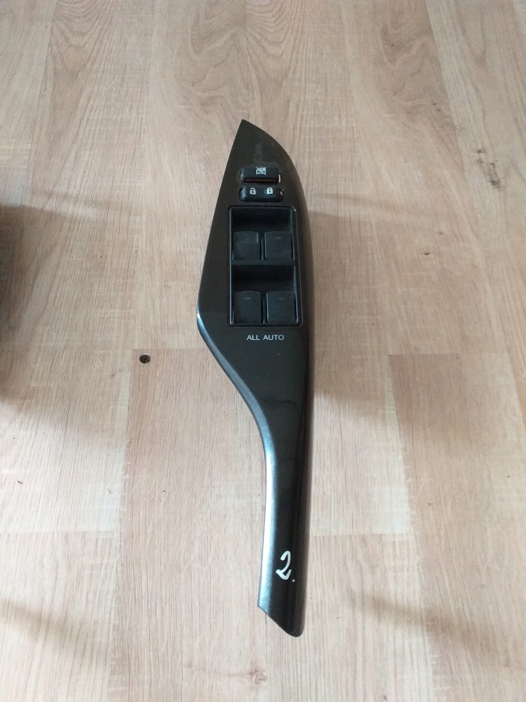 фото №1, Toyota sienna 11- панель переключатель окон перед