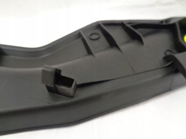 Peugeot 2008 ii заглушка жабо оздоблення ліва nowa Зі Шроту