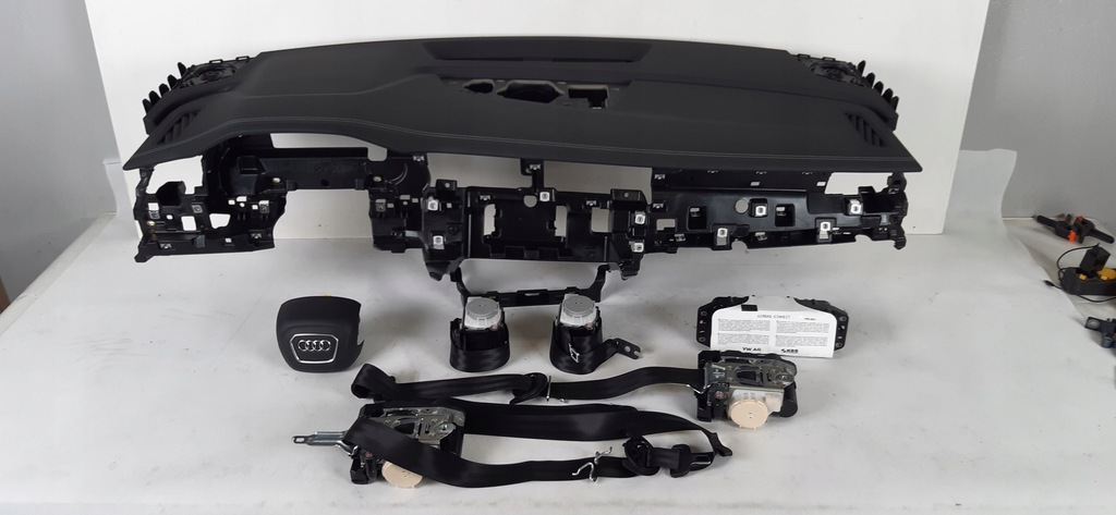 фото №4, Audi q8 панель приладів приладова набір подушка безпеки