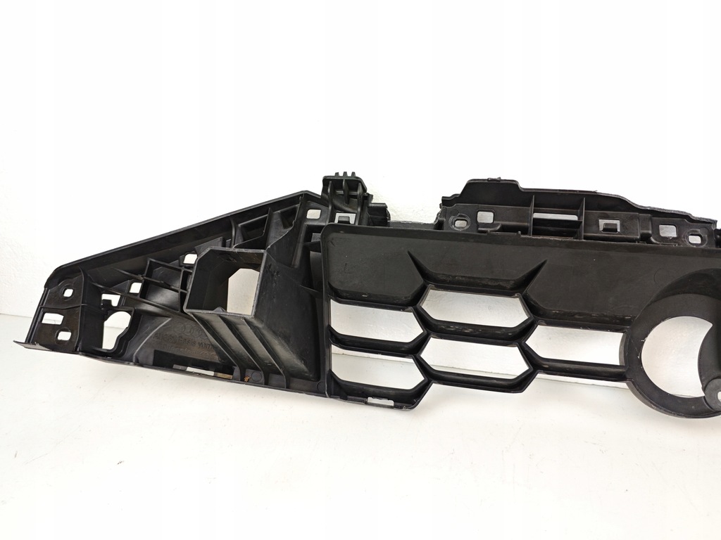 фото №12, Audi a3 8y усилитель решетка решётка бампера радиатора перед 8y0853949