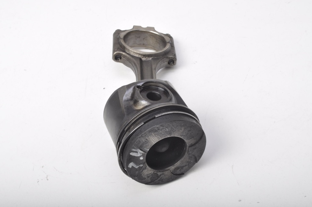 фото №1, Volvo s60 i v70 ii 2.4 d5 185km поршень з шатун