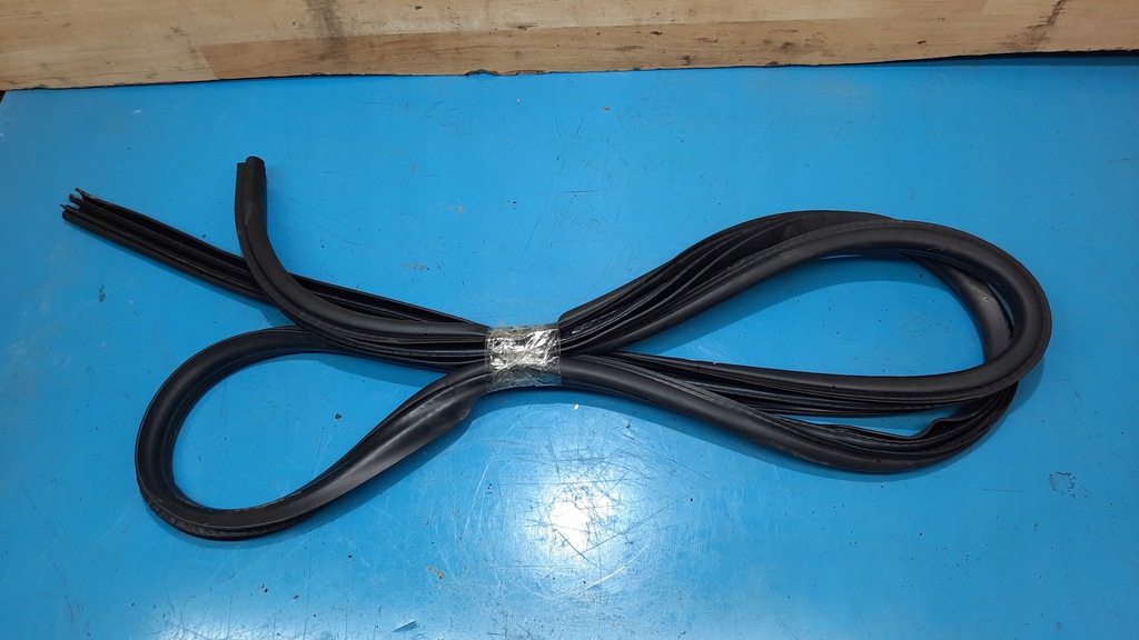 фото №1, Прокладка дверь левый задняя jeep patriot 06-17r