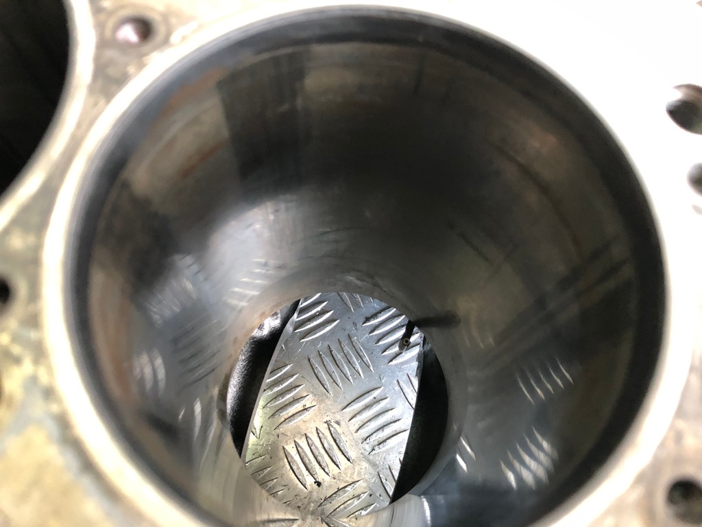 фото №10, Nissan atleon 3.0d блок двигателя 69t45 bd30d tw09482e