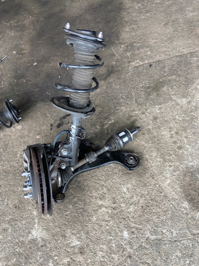 фото №1, Поворотный кулак левая kpl toyota rav4 v 2.5 2019-