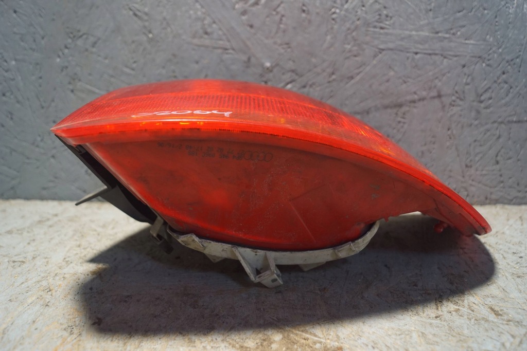 фото №11, Audi a3 8p лампа права задня s2064