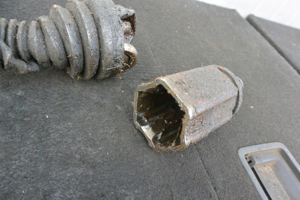 Привідний вал лівий перед bmw x5 x6 f15 f16 в Україні