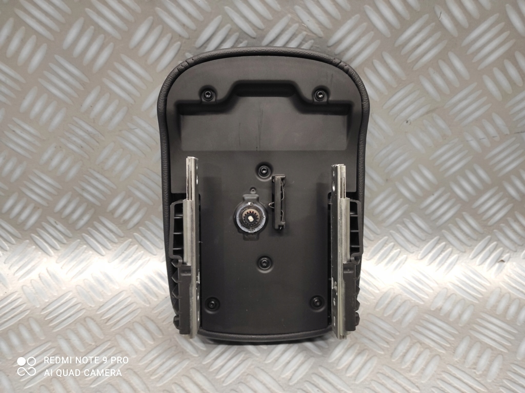 фото №4, Подлокотник кожаный opel zafira iii c